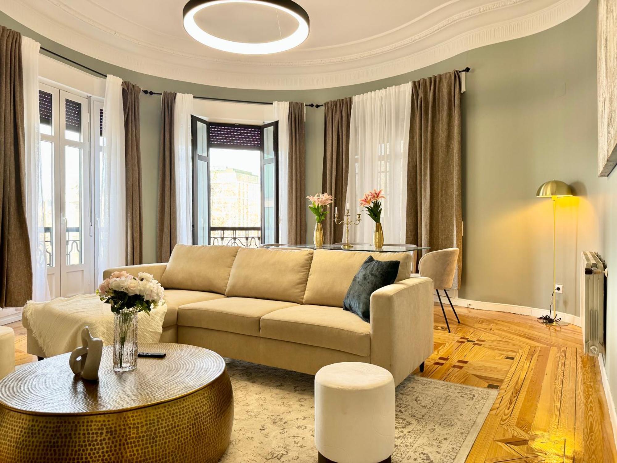 Elegance And Comfort In Madrid