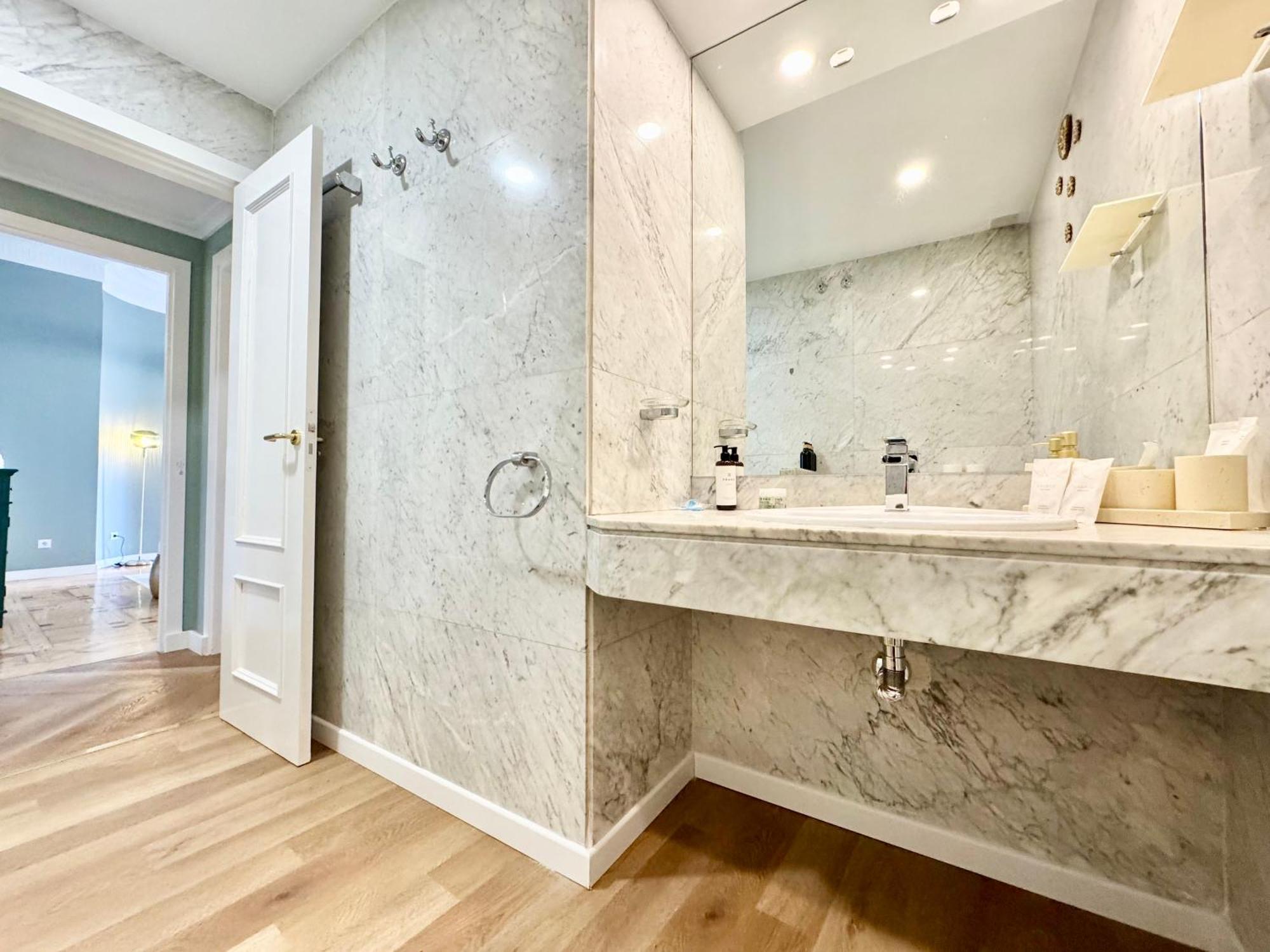 Elegance And Comfort In Apartamento
