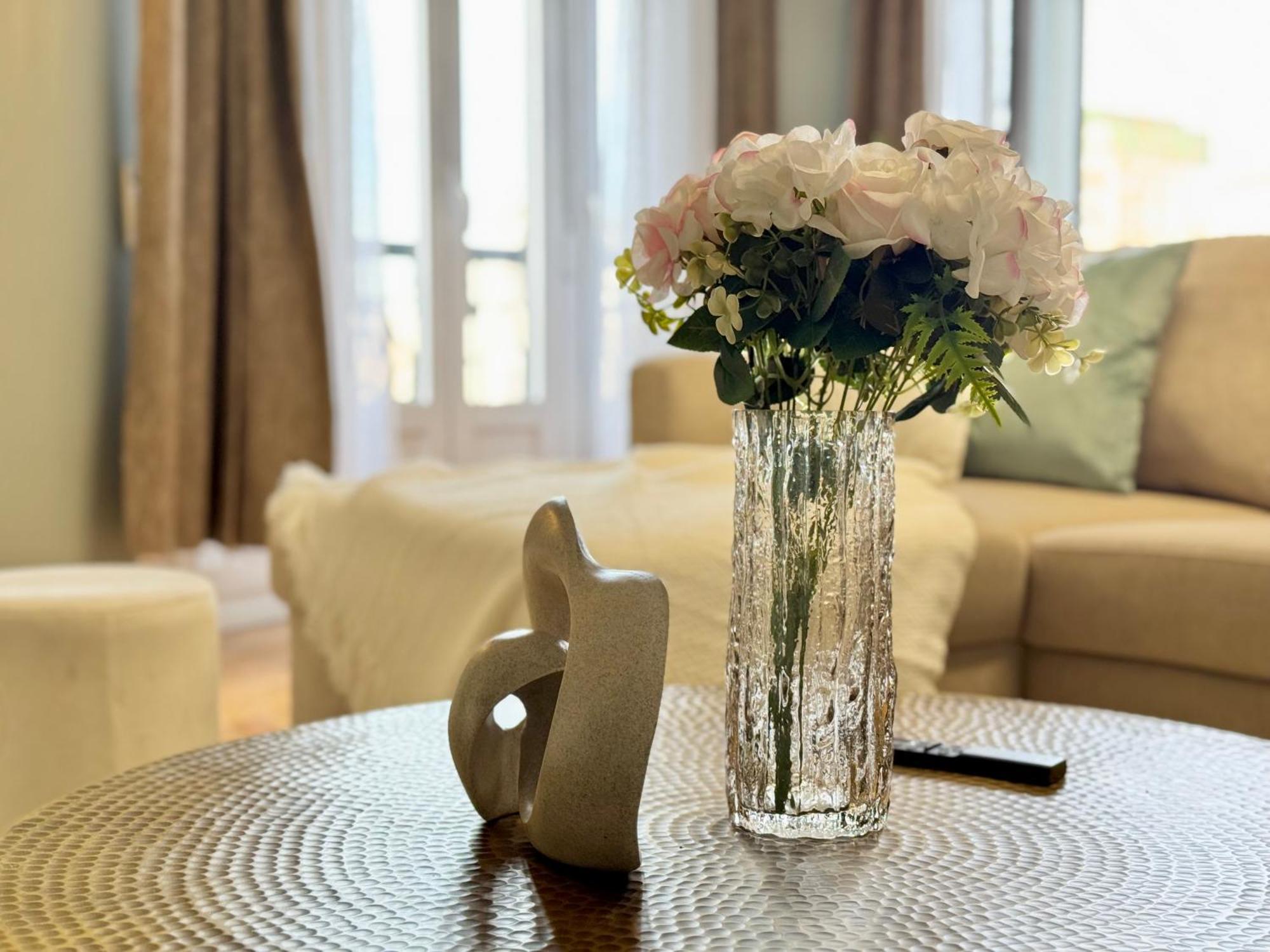 Elegance And Comfort In * Madrid